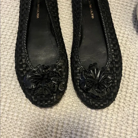 BCBGMaxAzria Black Woven Leather Textured Floral Applique Slip On Flats - Picture 6 of 16